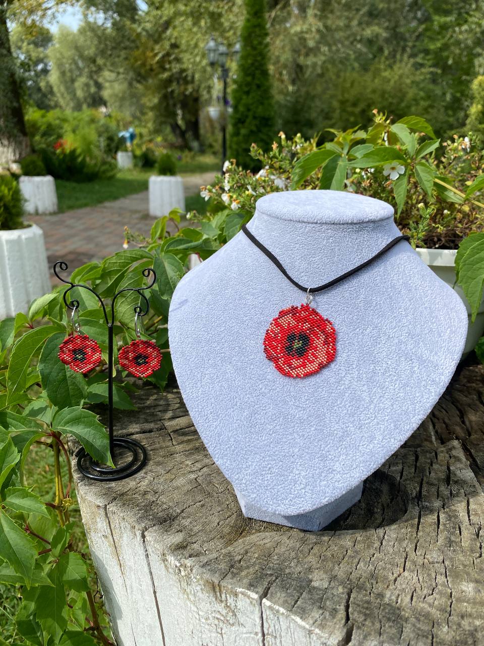 Handmade Beaded Poppy Jewelry Set – Earrings and Pendant with Original Flower Pattern