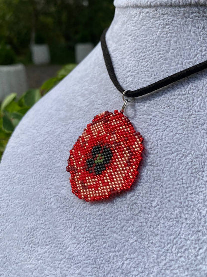 Handmade Beaded Poppy Jewelry Set – Earrings and Pendant with Original Flower Pattern