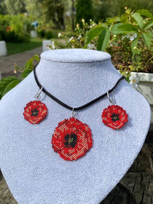 Handmade Beaded Poppy Jewelry Set – Earrings and Pendant with Original Flower Pattern