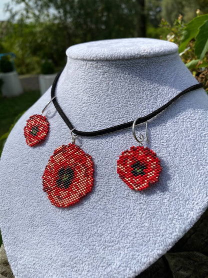 Handmade Beaded Poppy Jewelry Set – Earrings and Pendant with Original Flower Pattern