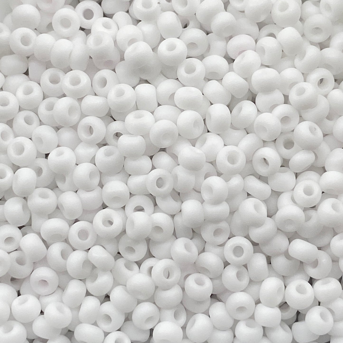 03050m Seed Beads 10/0 Preciosa
